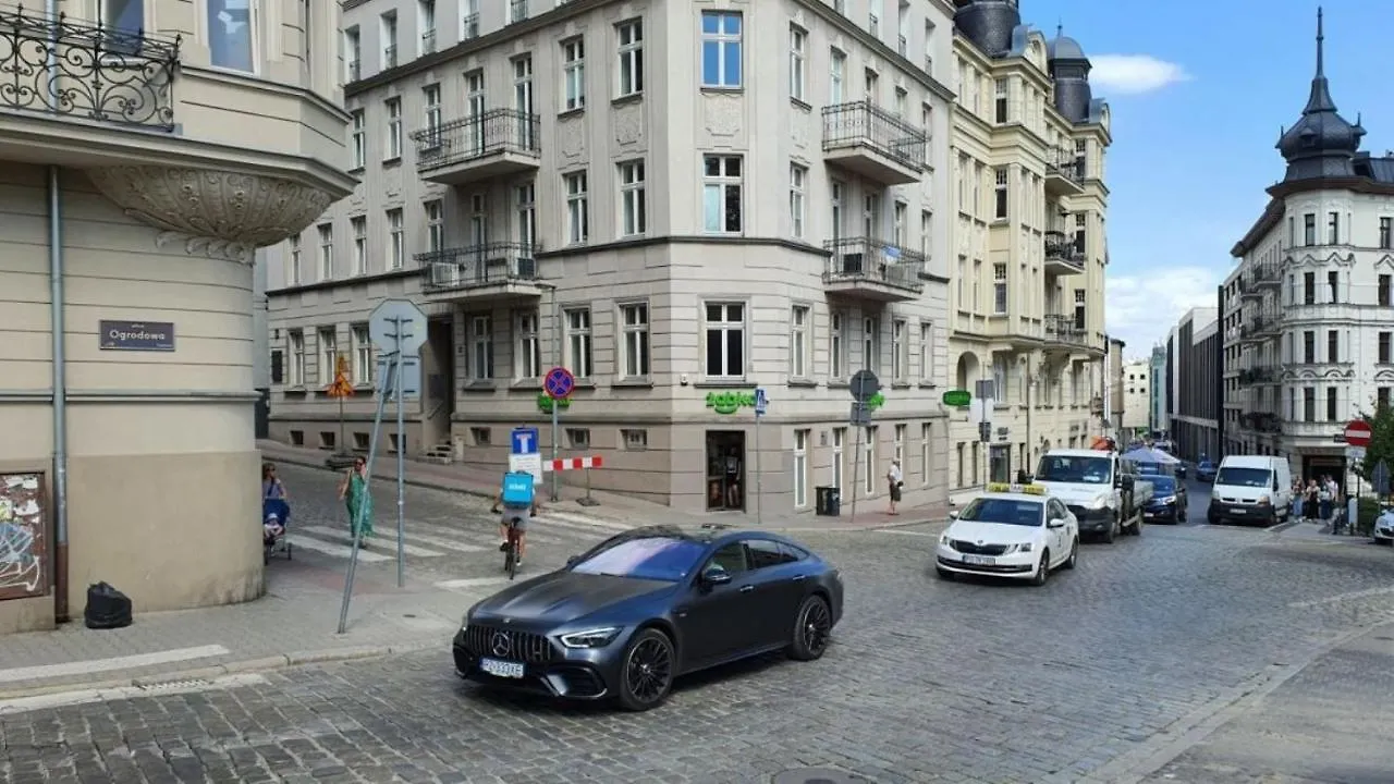 Modern Apartment With Balcony Near Hilton Warsaw